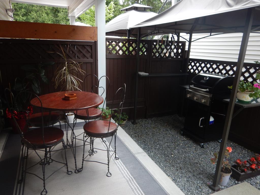 Clean And Quiet 2 Bdr 2 Bthr Private Entrance Entire Guests Suite Near Coquitlam Center Mall And Skytrain エクステリア 写真